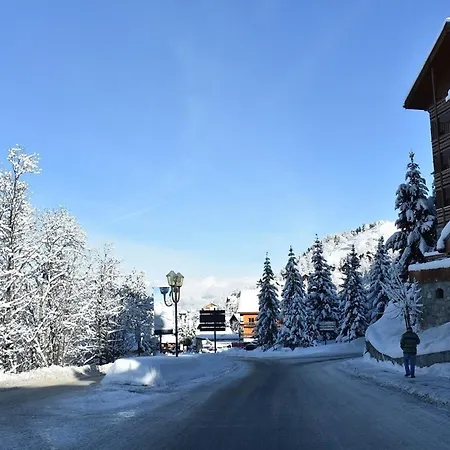 Apartamento Pour 6, Centre Méribel, Proche Commerces Et Pistes, Piscine L'été - Fr-1-180-303 *